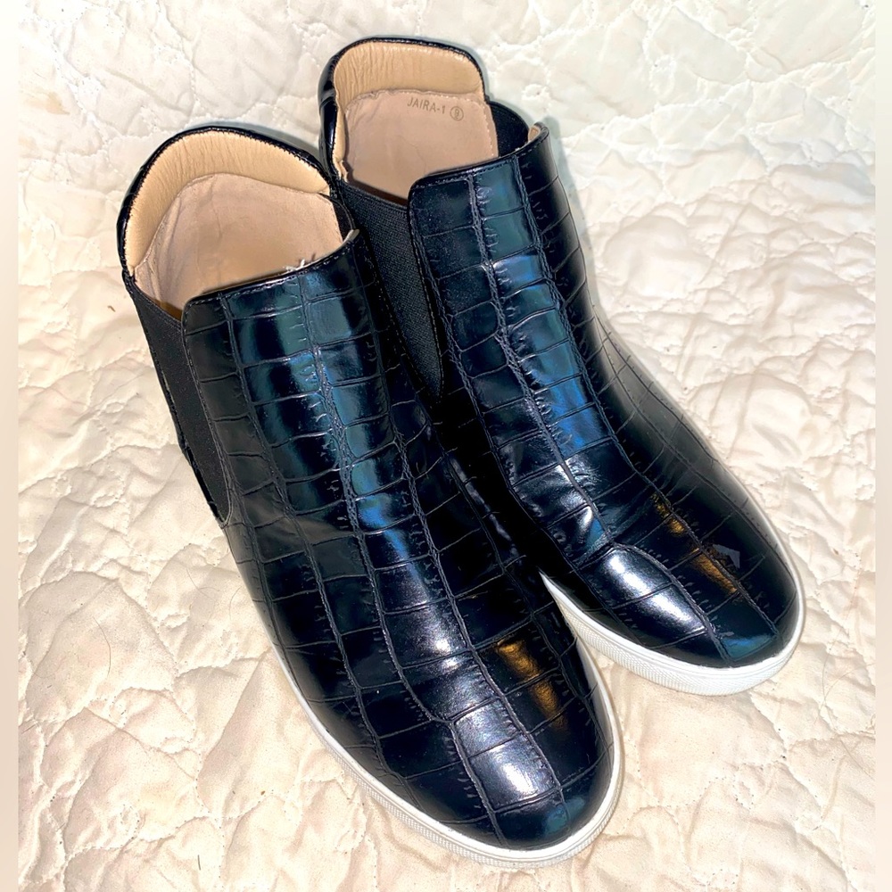 Mata black faux snake skin ankle flats. Size 9